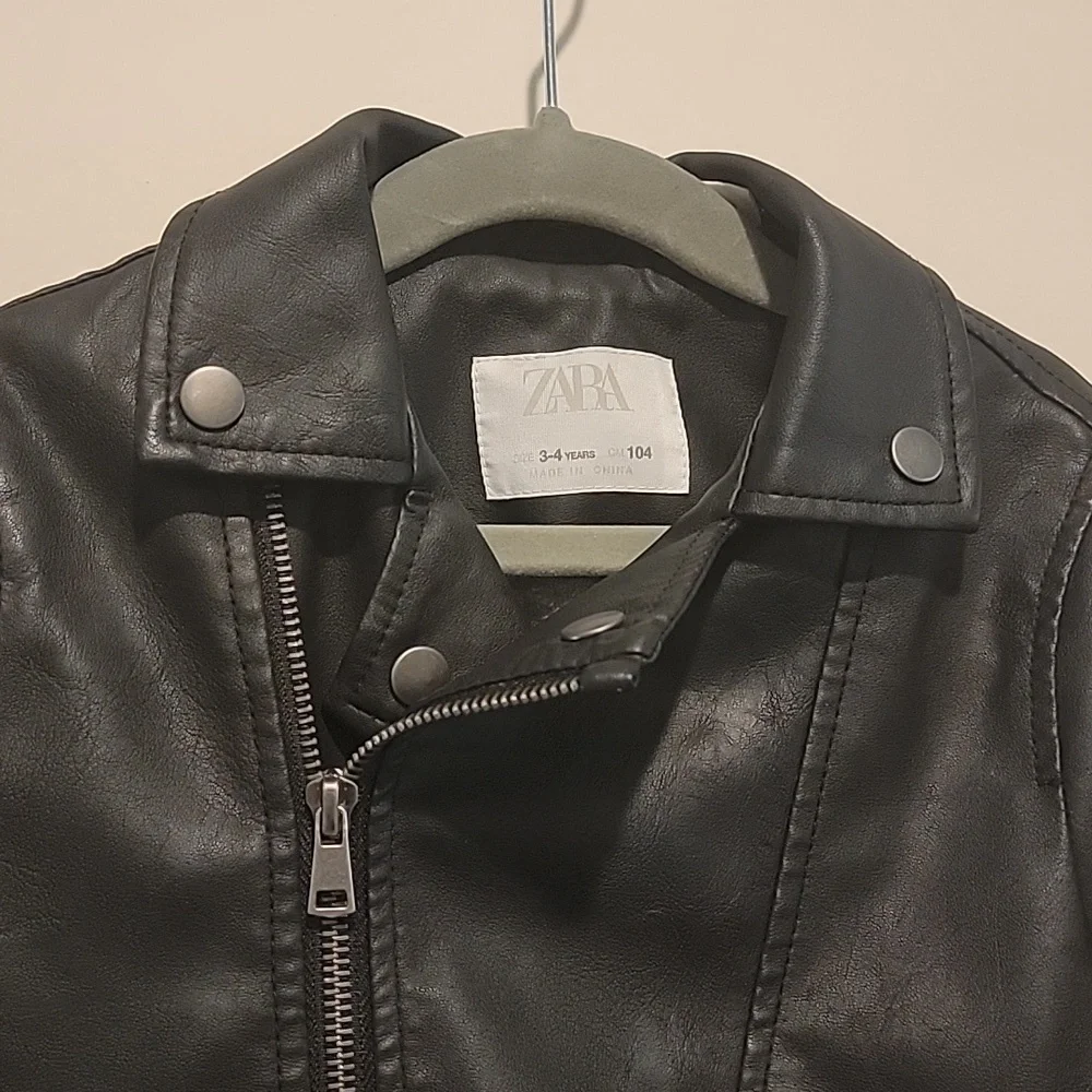 Zara boys faux leather jacket assymetrical black 3-4 years old